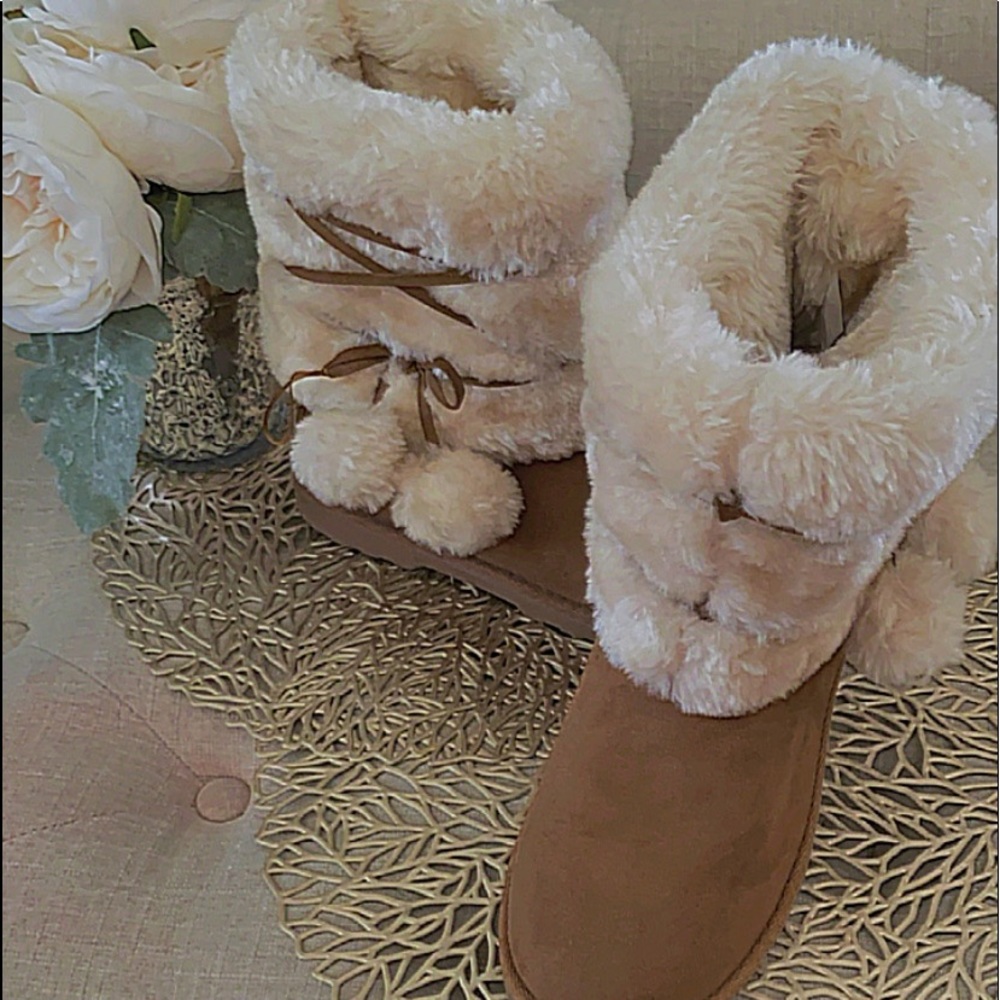 Boots ❤️❤️❤️ - Picture 3 of 4